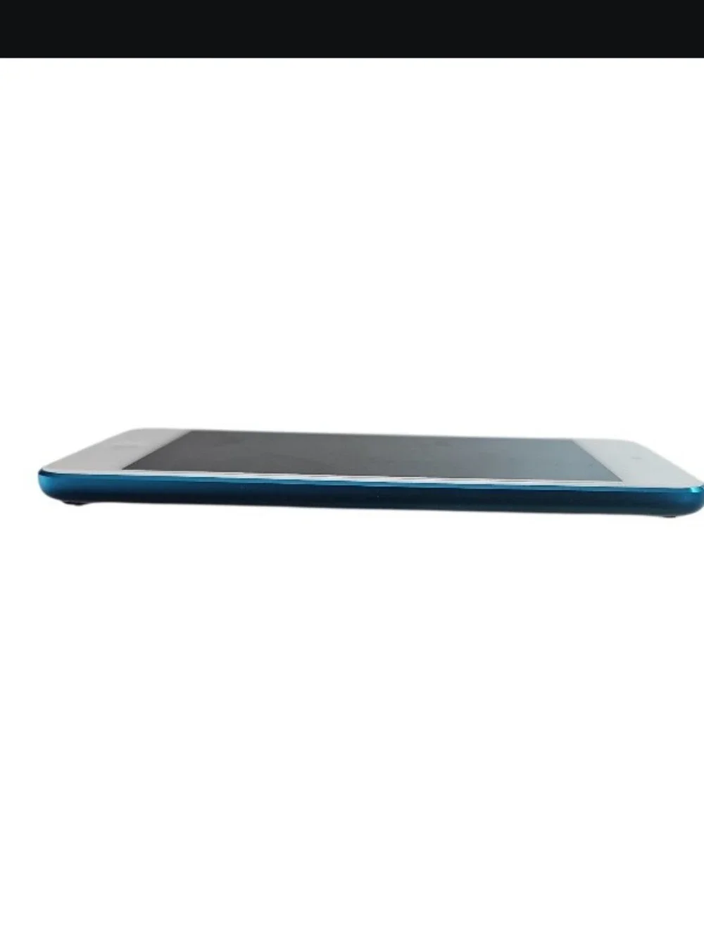 Apple iPod Touch 5th Generation Blue 32GB Bundle Charger Case Strap